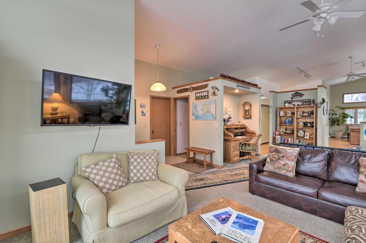 Spacious Family Home With Deck And Million-Dollar View Anchorage Exterior foto